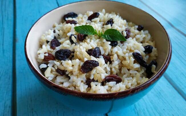 O arroz com passas é um clássico natalino e motivo de discussão em muitas famílias brasileiras
