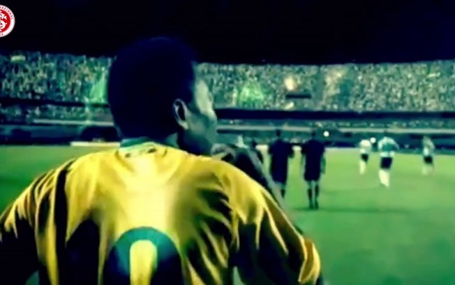 Internacional faz homenagem e relembra taça entregue por Pelé na Libertadores