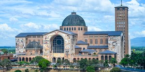 Aparecida (SP) retira projeto de taxa de turismo para veículos