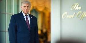Trump ordena à Marinha que destrua navios do Irã em Ormuz