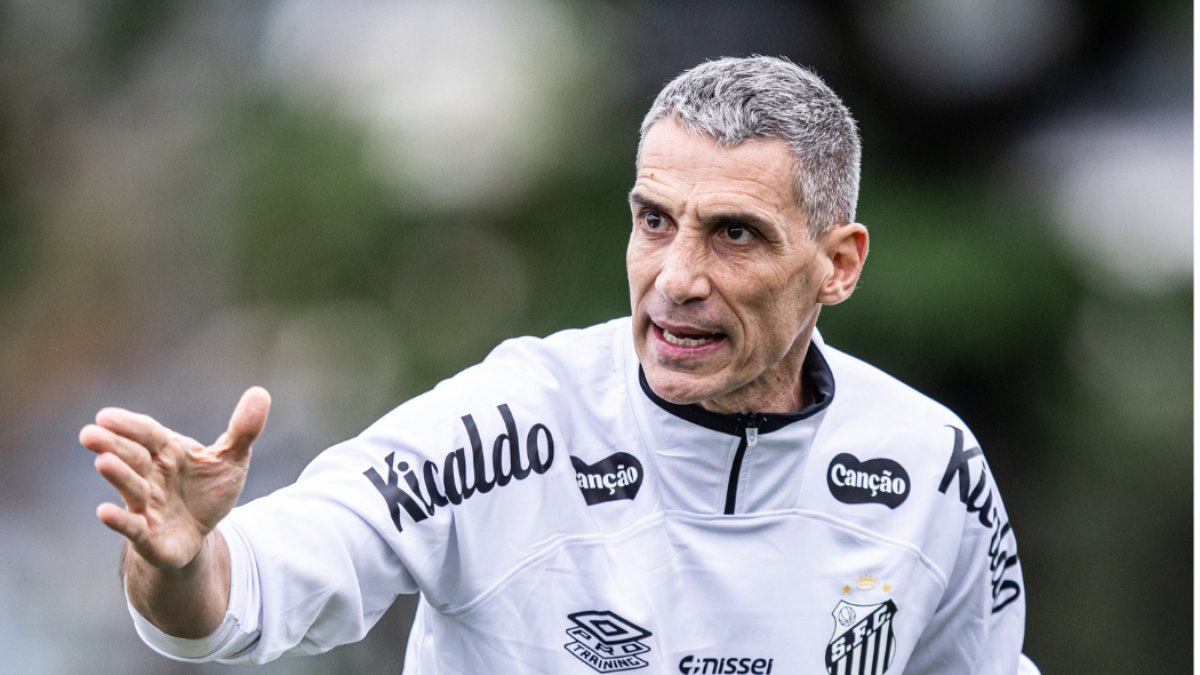 Juan Pablo Vojvoda terá missão difícil nesta segunda-feira Juan Pablo Vojvoda terá missão difícil nesta segunda-feira