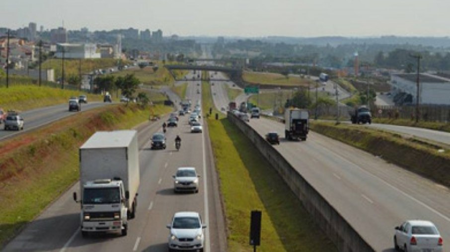 Rodovia Santos Dumont (SP-075) em Salto (SP)