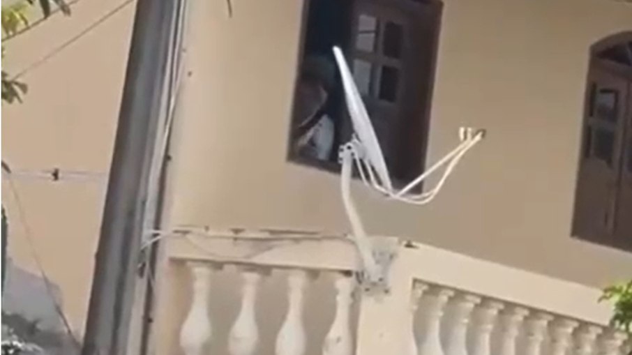 O homem chegou a ser socorrido, mas, devido a gravidade dos ferimento, morreu a caminho do hospital O homem chegou a ser socorrido, mas, devido a gravidade dos ferimento, morreu a caminho do hospital