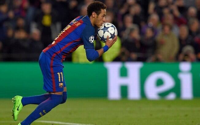 Neymar marcou um gol de pênalti e outro de falta, o brasileiro foi o destaque do jogo pelo time do Barcelona