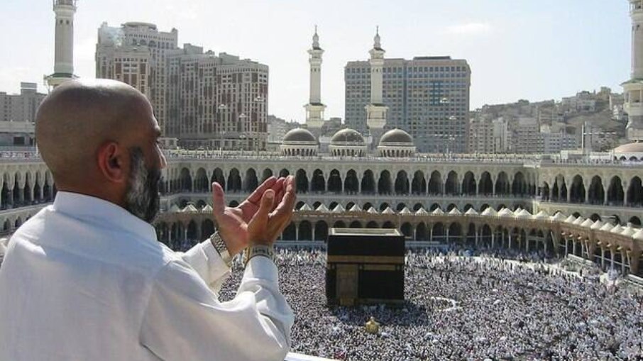 Peregrinação na Grande Mesquita em Meca