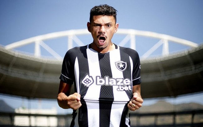 Tiquinho revela ansiedade em chegada ao Botafogo: 'Queria representar esse clube'