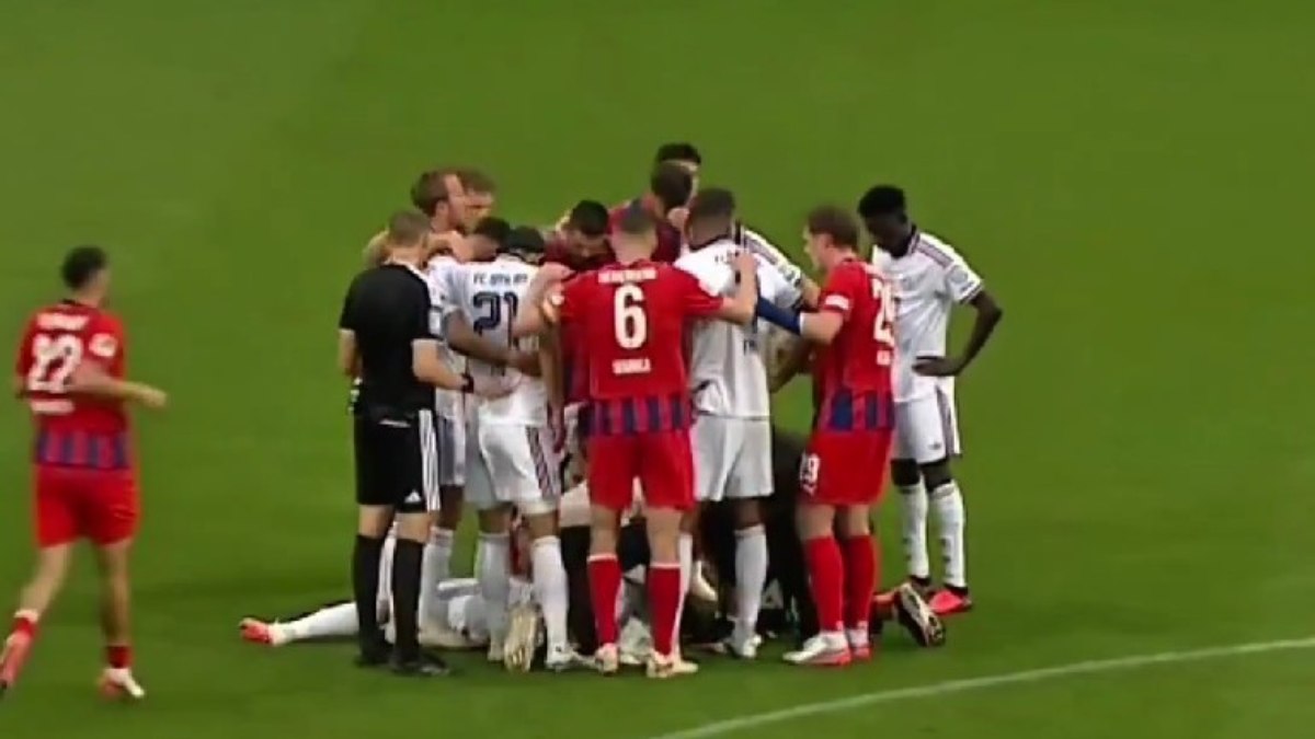 Jamal Musiala desmaia novamente durante amistoso do Bayern de Munique
