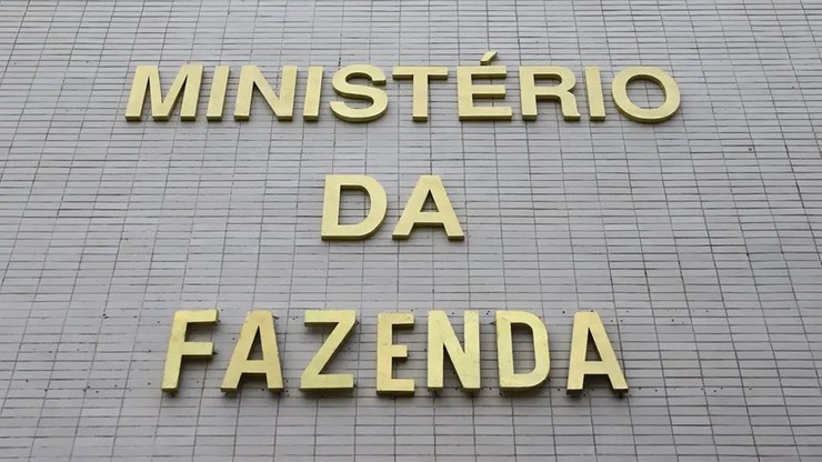 Revogar aumento do IOF equivale a cortar Minha Casa Minha Vida e Defesa, diz Tesouro