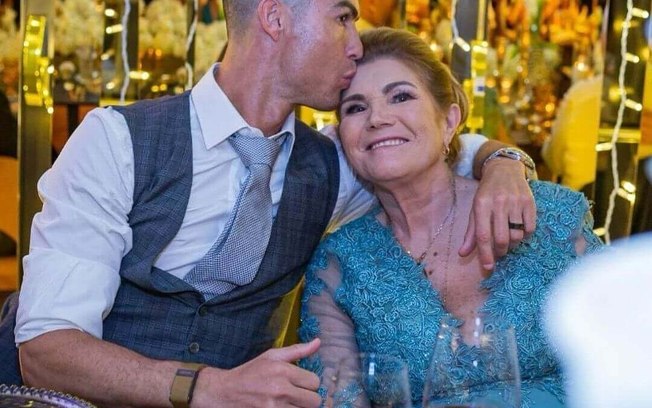 Cristiano Ronaldo com sua mãe, Maria Dolores Aveiro