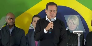 Jantar e afago a Hugo Motta: João Doria voltou à cena política
