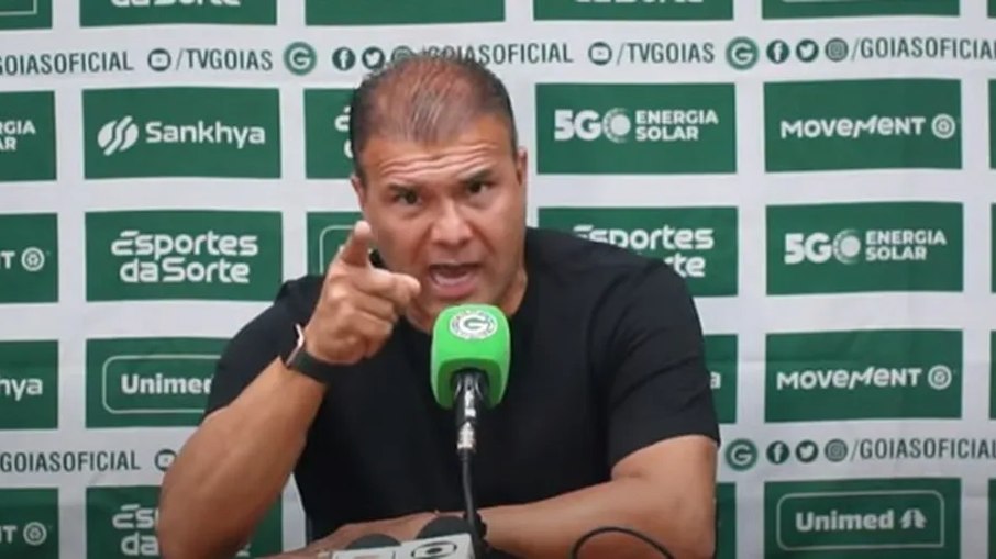 Vice-presidente do Goiás se revoltou com a arbitragem