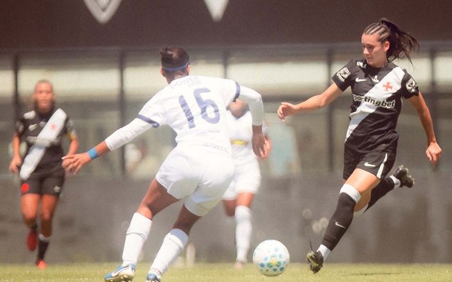 Ju Santos marca o gol do título do Vasco no Brasileirão Feminino A2 Ju Santos marca o gol do título do Vasco no Brasileirão Feminino A2