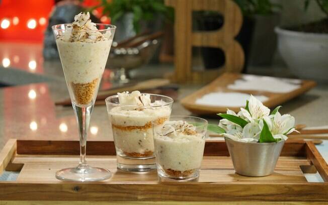 A receita de mousse de tapioca e coco foi feita pela chef Luiza Hoffmann, no programa Bizu, exibido pelo Food Network