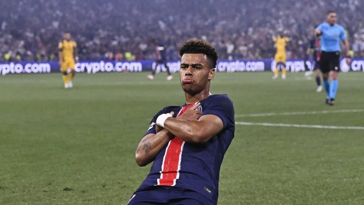 Conhe%C3%A7a%20D%C3%A9sir%C3%A9%20Dou%C3%A9%2C%20destaque%20do%20PSG%20na%20final%20da%20Champions