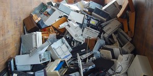 Brasil gera 2,4 mi de toneladas de lixo eletrônico por ano; veja