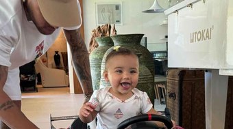 Saiba quanto custa o minicarro dado por Neymar a sua filha Mavie