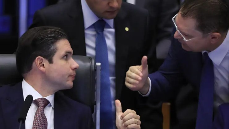 Com manobra, Câmara restabelece voto secreto na PEC da Blindagem