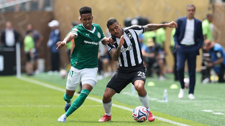 Paulinho vira herói e coloca Palmeiras nas quartas do Mundial