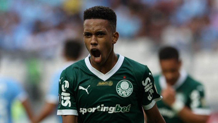 Por temporada no Palmeiras, Estêvão é indicado ao Troféu Kopa