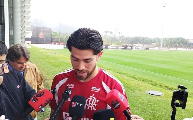 Goleiro do Flamengo, Rossi afirma não ligar para críticas