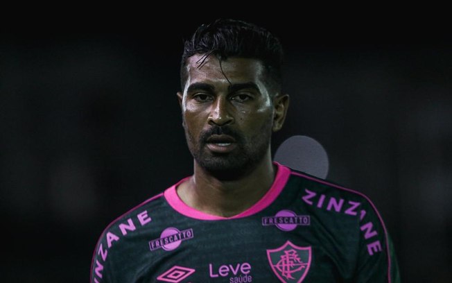 Fluminense renova com Thiago Santos até o fim de 2025