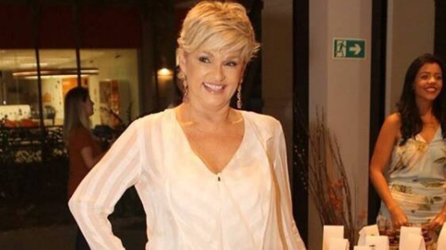 Andréa Nóbrega Andréa Nóbrega