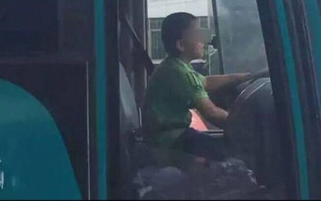 A criança, de 12 anos, 'sequestrou' um ônibus no sul da China