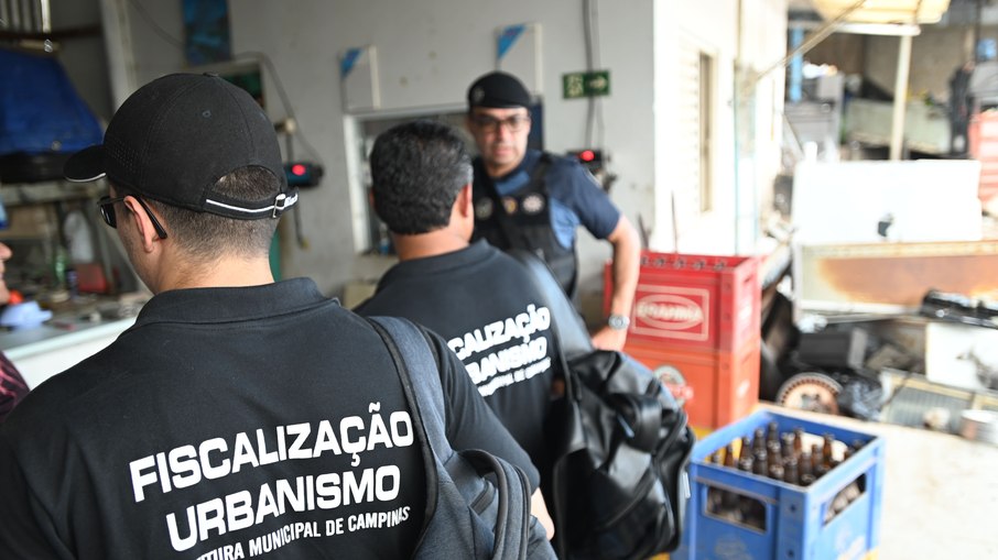 Equipe do Canil da Guarda Municipal localizou e apreendeu 133 porções de cocaína, 90 porções de crack e 54 porções de maconha. Equipe do Canil da Guarda Municipal localizou e apreendeu 133 porções de cocaína, 90 porções de crack e 54 porções de maconha.