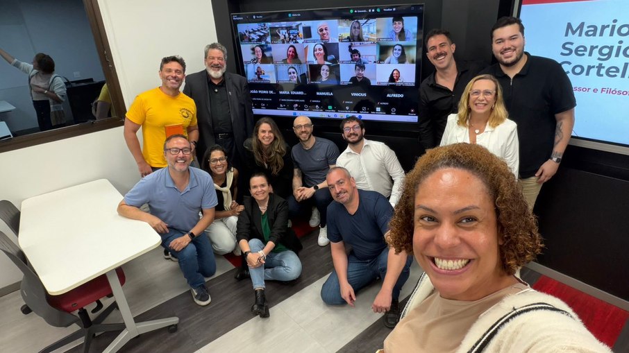 Turma do curso de Formação em Inteligência Articial
