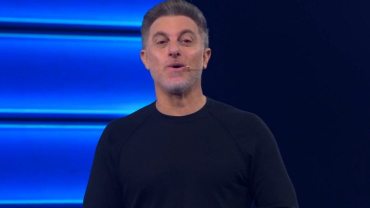 Pergunta sobre Ticiane Pinheiro gera climão no Domingão com Huck