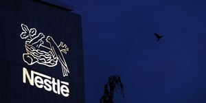 Nestlé faz recall de fórmulas em 30 países por risco de toxina