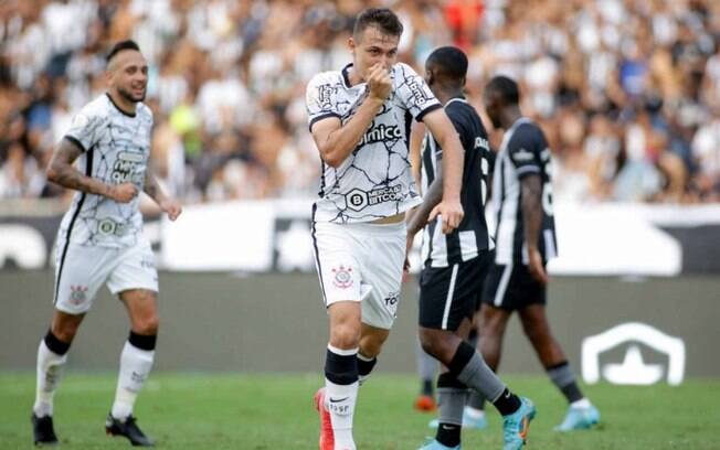 Corinthians chega a ter time com nove atletas formados na base em vitória sobre o Botafogo