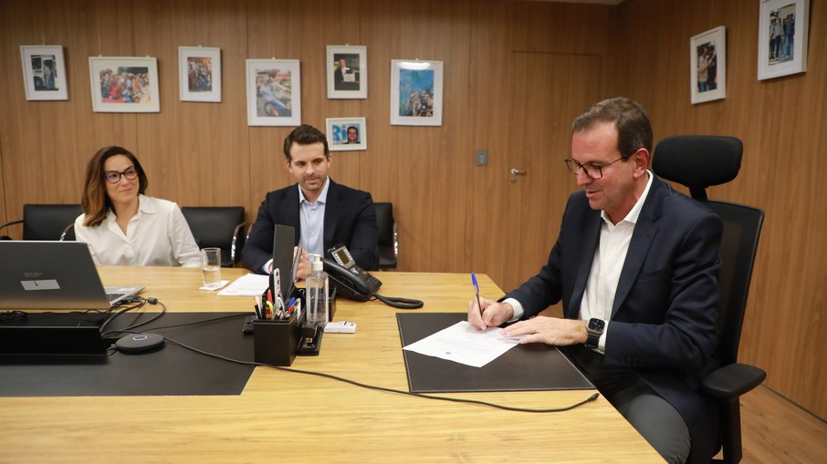 Prefeitura do Rio formaliza adesão do aplicativo iFood ao decreto que estabelece mais segurança no trânsito Prefeitura do Rio formaliza adesão do aplicativo iFood ao decreto que estabelece mais segurança no trânsito