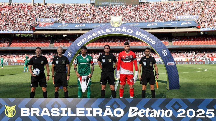 Vitor%20Roque%2C%20cartolas%20do%20S%C3%A3o%20Paulo%20e%20juiz%20s%C3%A3o%20denunciados%20