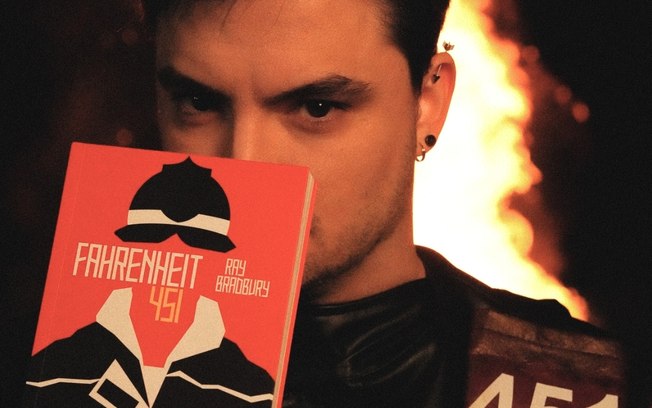 Felipe Neto indica “Fahrenheit 451” e obra chega ao topo da Amazon