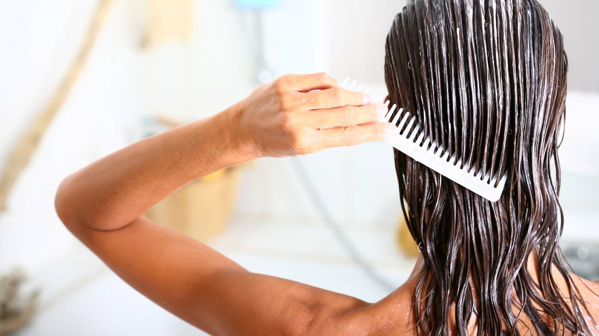 6 exageros para evitar nos cuidados da pele e do cabelo