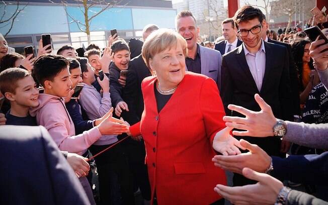 Angela Merkel está trabalhando de casa