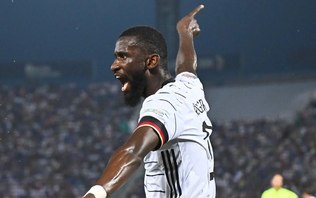Zagueiro do Real Madrid denuncia ato racista de jogador argentino