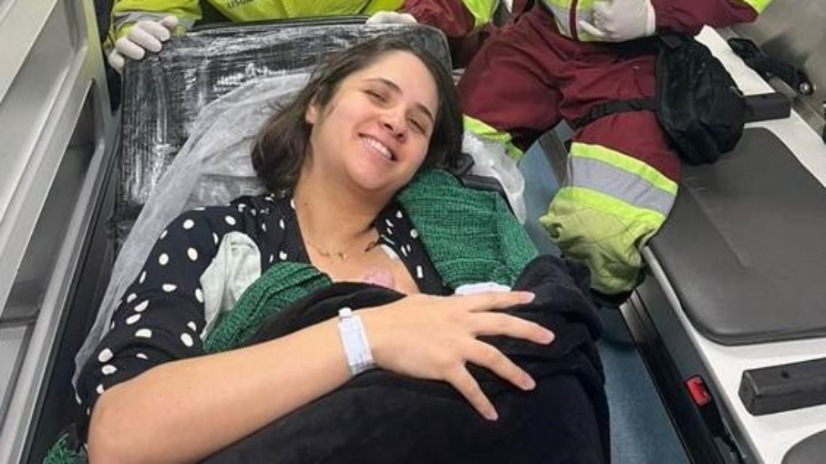 Bebê nasce na Rodovia dos Bandeirantes