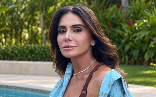 Giovanna Anttonelli posa de biquíni e ganha elogios: "Linda"