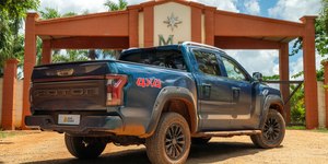 Diferente? Tunland V9 é híbrida diesel  com requintes premium