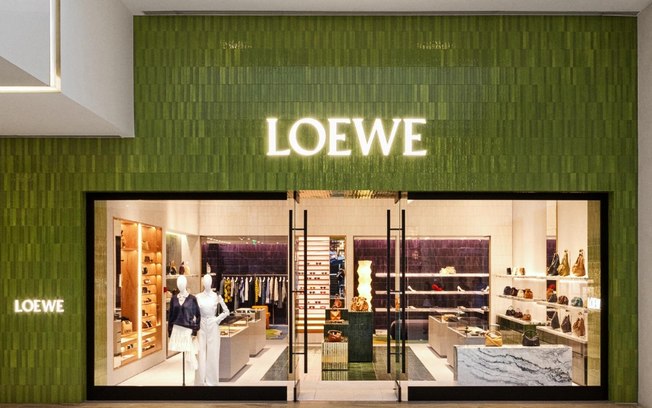 Loewe inaugura primeira loja no Brasil