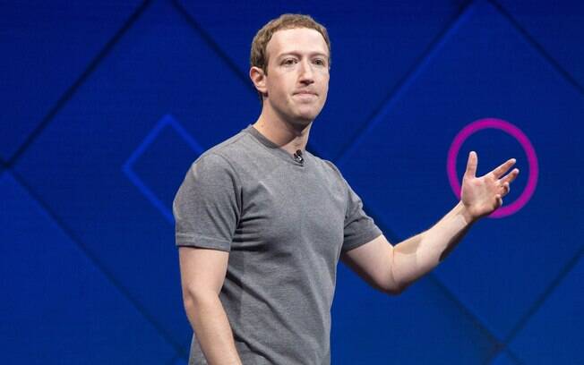 Mark Zuckerberg muda discurso