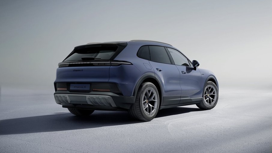 Porsche Cayenne S Electric acelera de 0 a 100 km/h em 3,8 segundos e chega ao Brasil no segundo semestre de 2026