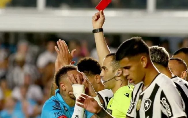 Após expulsão por tentar fazer gol de mão, Neymar pede desculpa nas redes sociais