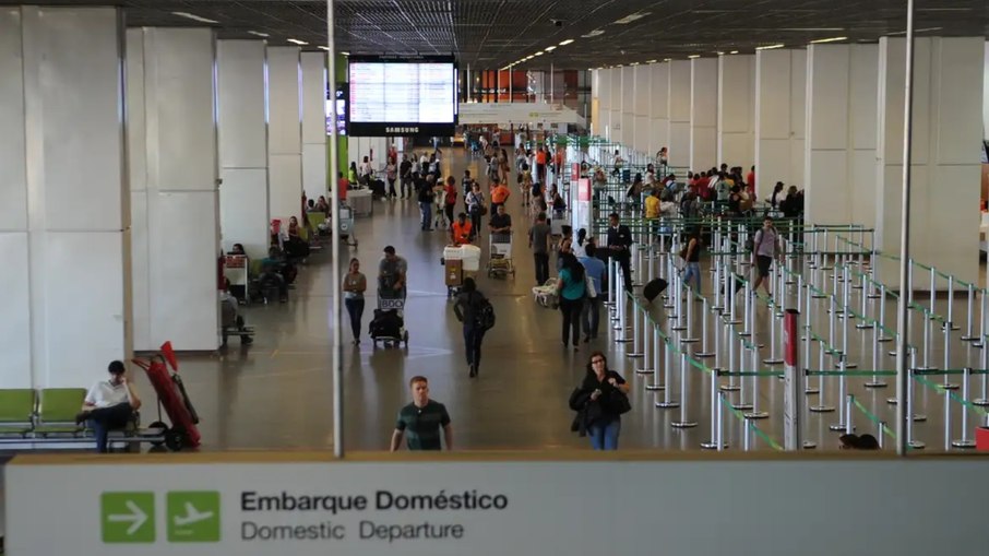 Por que ‘brincar’ com bomba em aeroporto é considerado crime? Por que ‘brincar’ com bomba em aeroporto é considerado crime?