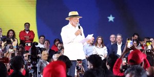 Lula pega ponto frágil de Flávio e indica tom da campanha