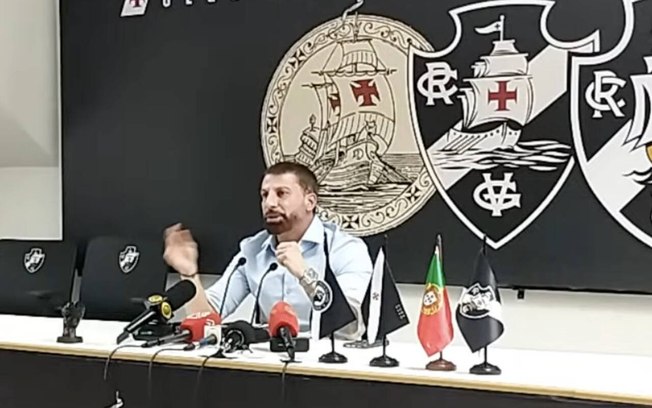 Pedrinho, presidente do Vasco, em coletiva em São Januário