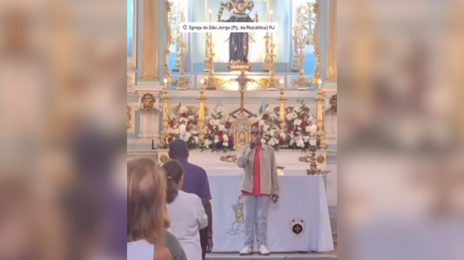 Jorge Ben Jor surpreende fiéis com apresentação em igreja do Rio Jorge Ben Jor surpreende fiéis com apresentação em igreja do Rio