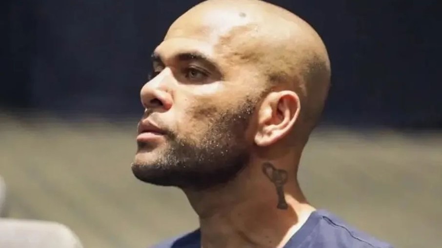 Processo de Daniel Alves ganha novo capítulo na Espanha